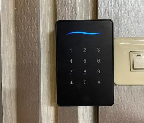 TWR-M7 Mifare 維根讀卡機(觸控按鍵) TWR-M7 Mifare 維根讀卡機(觸控按鍵)