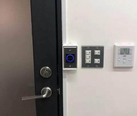 免接觸紅外線感應開關(DJS-NT01) 免接觸紅外線感應開關(DJS-NT01)