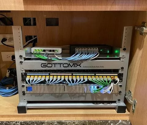 19吋 8U桌面開放式機架(銀色)