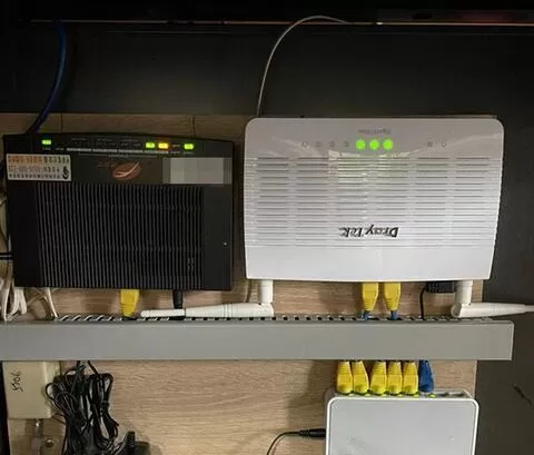 Giga高效能寬頻路由器 Vigor2135 Giga高效能寬頻路由器 Vigor2135