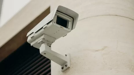 防疫期間可以在門口這樣裝監視器嗎? 可以在門口這樣裝監視器嗎?