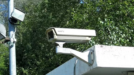 安裝監視器自保