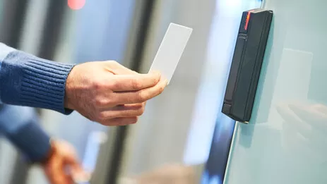 高雄門禁系統安裝保持安全距離 門禁系統防疫新生活