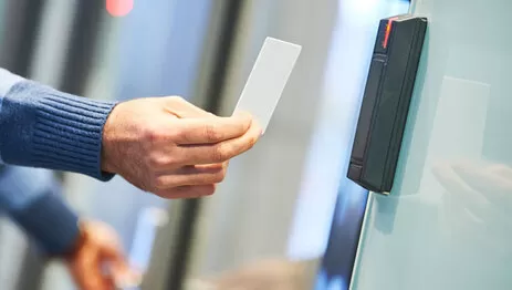 高雄門禁系統安裝保持安全距離 門禁系統防疫新生活